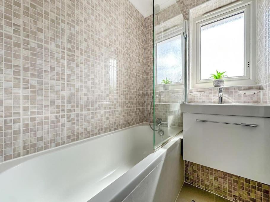 New Cosy Luxury 3 Bedroom House In Battersea 伦敦 外观 照片